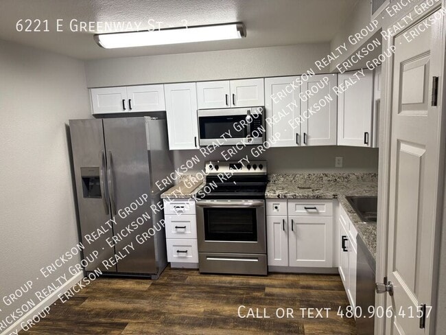 Building Photo - 6221 E Greenway St