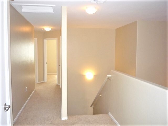 Building Photo - 989 E Stronghold Canyon Ln
