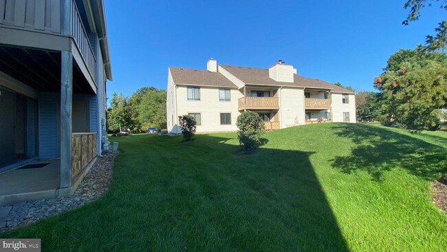 Building Photo - 403 Hickory Cir
