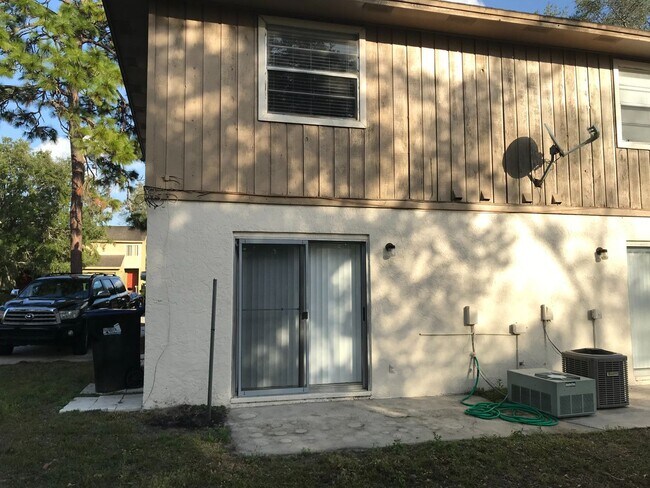 Building Photo - 3546 Khayyam Ave