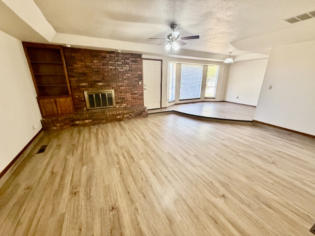 Building Photo - 1608 Oakcliff Rd