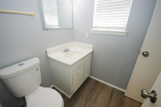 Building Photo - 7925 Grove Ridge Dr