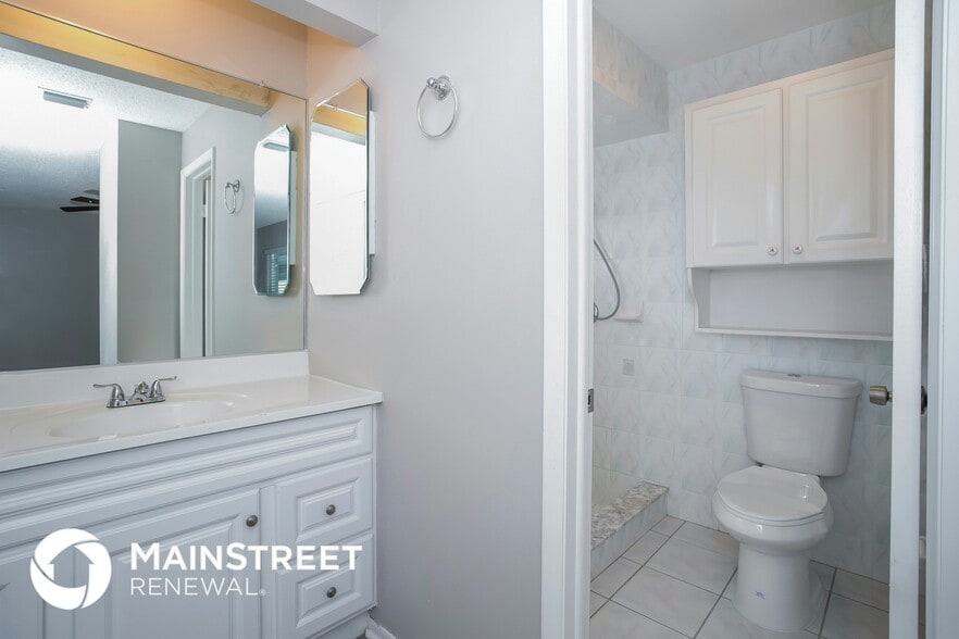 Building Photo - 12017 Chive St