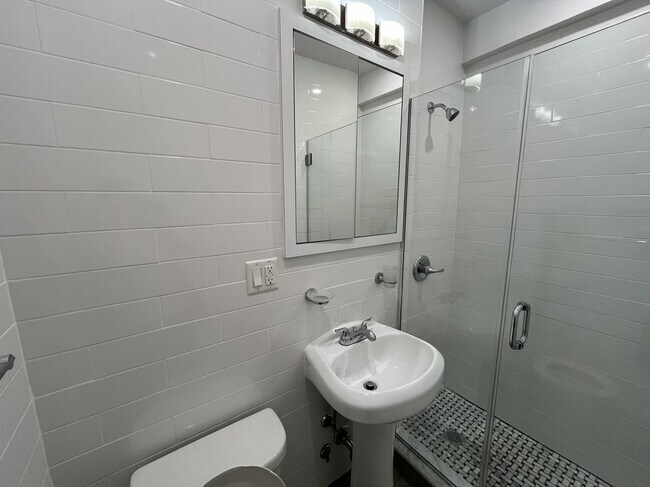 Building Photo - 20 Beekman Pl