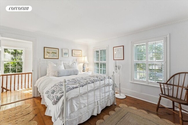 Building Photo - 20 Quogue St