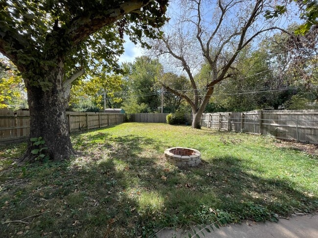 Building Photo - Single Family Home Close to KSU!