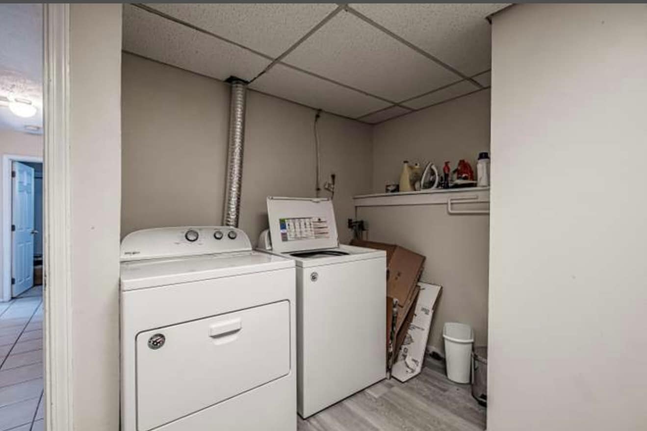 Shared laundry - 10 Morgan Ct