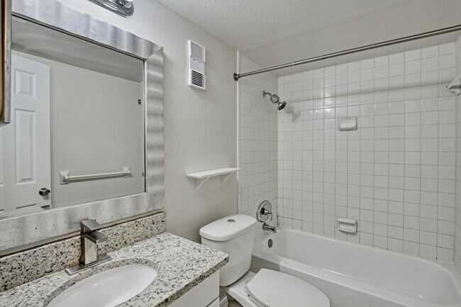 Building Photo - 3282 S Semoran Blvd