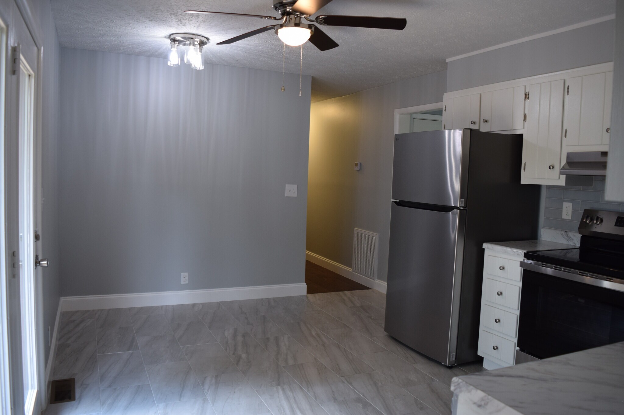 Eat in kitchen - 2816 Beaverwood Dr