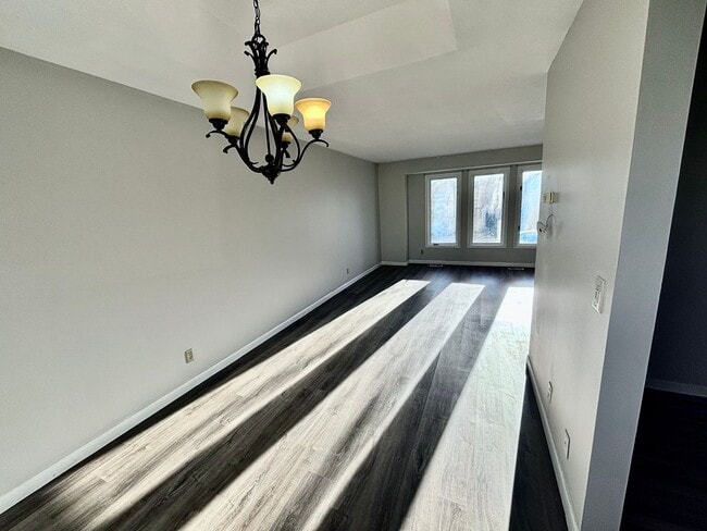 Building Photo - 3324 S 159th St