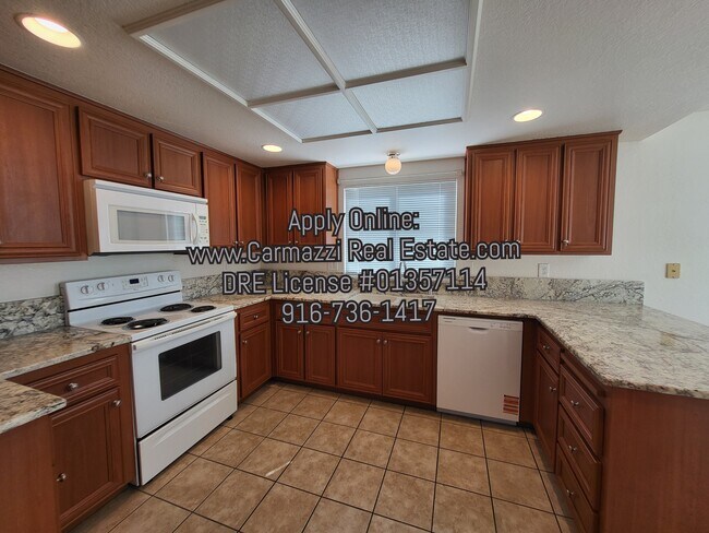 Building Photo - 9244 Mapleview Way