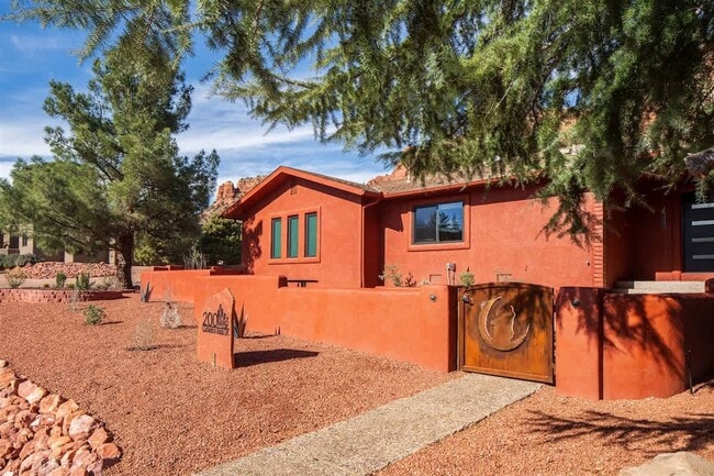 Building Photo - 200 Cathedral Rock Dr