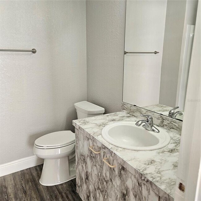 Building Photo - 2550 N Alafaya Trail