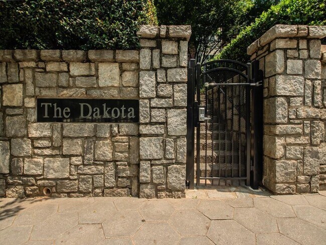 Building Photo - 850 Piedmont Ave NE