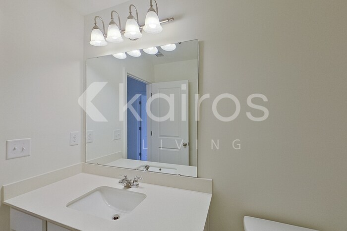 Building Photo - 677 Castillo Dr