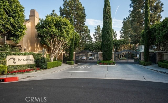 Building Photo - 17 Auvergne