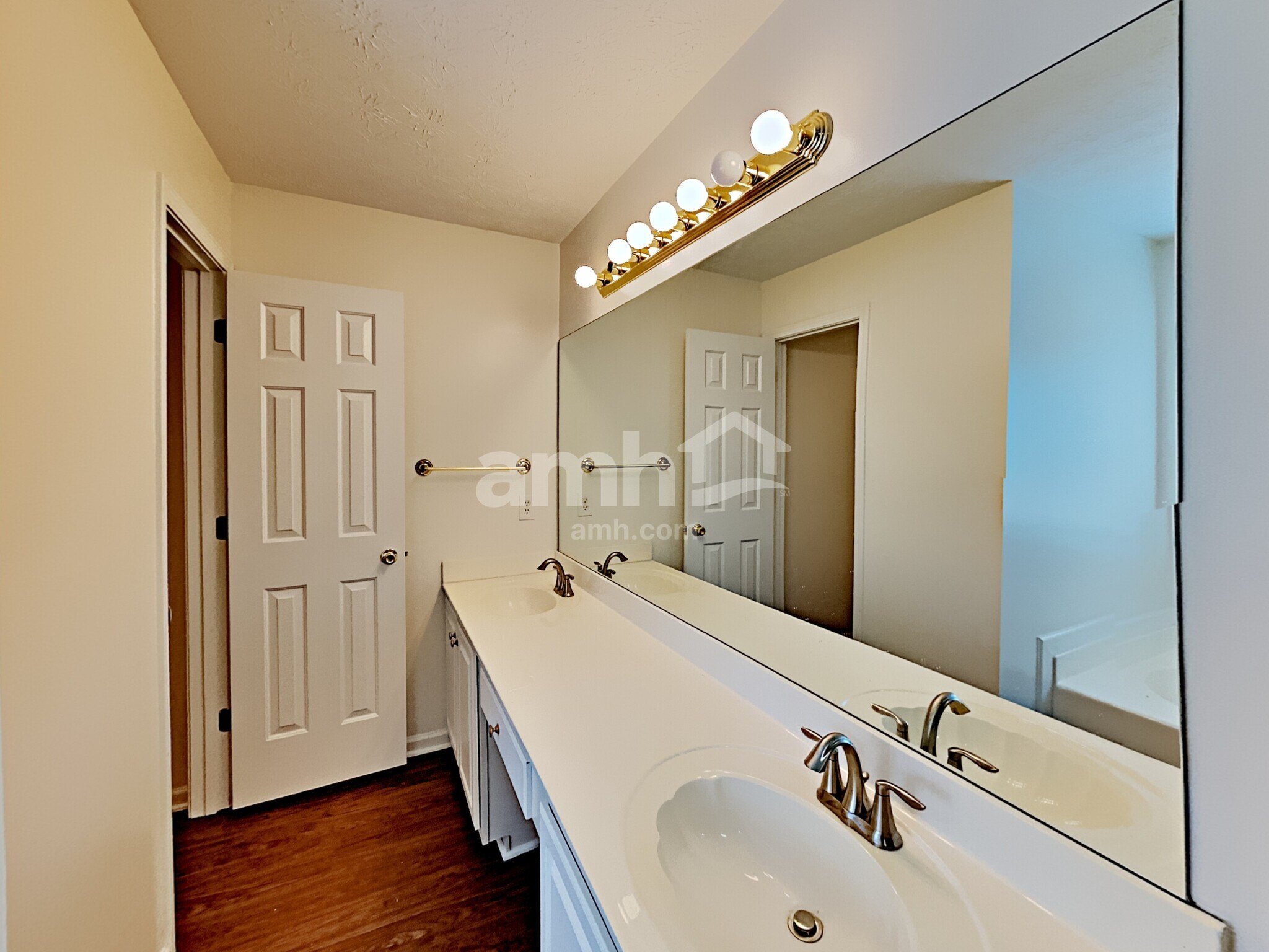 Building Photo - 1831 Green Oak Cir