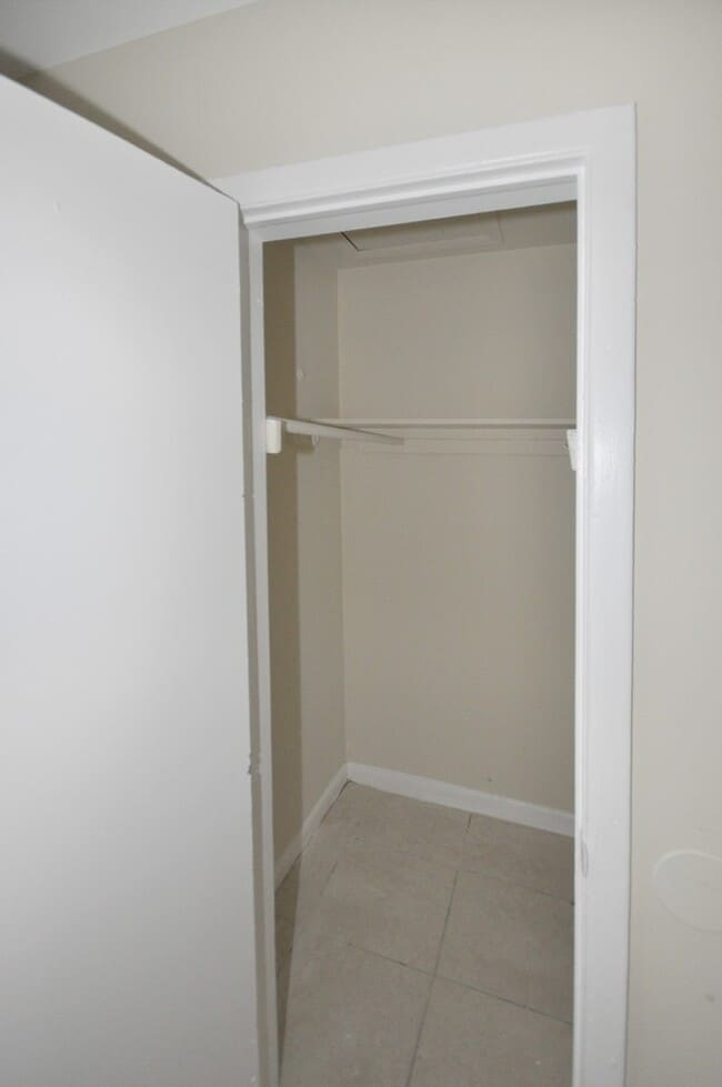 Building Photo - 4 Bed 2.5 Bath Single Family Home for Rent...