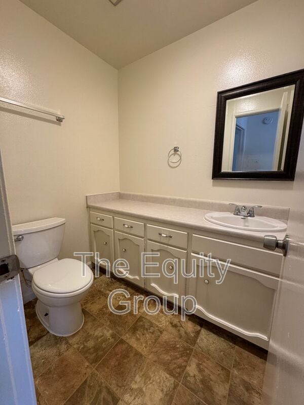 Building Photo - 1320 W Vassar Ave