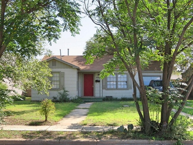 Primary Photo - 3719 25th St