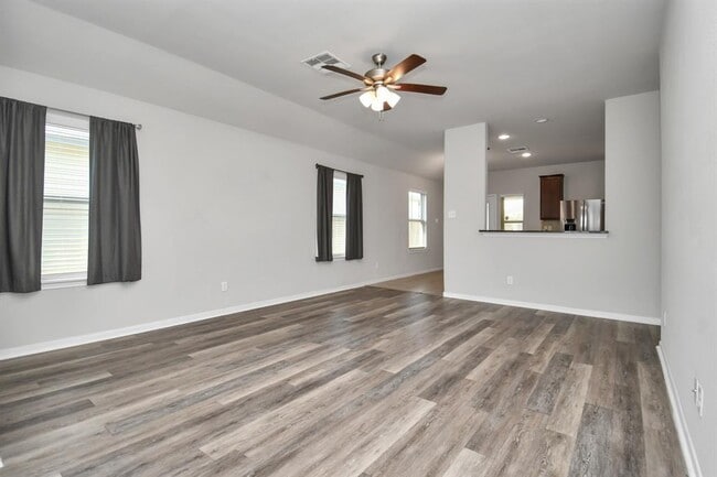Building Photo - 7230 Victorville Dr