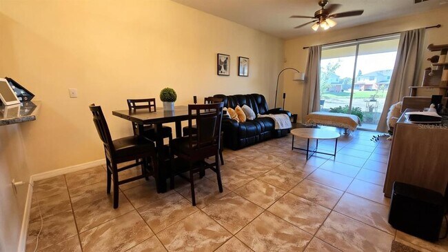 Building Photo - 4085 Shadetree Ln