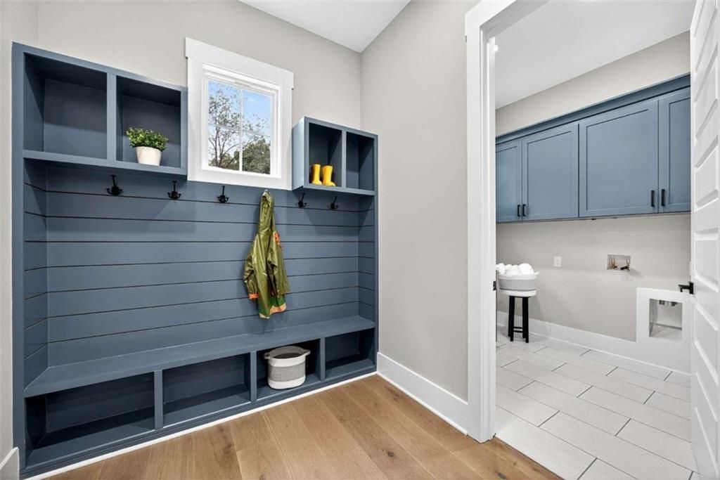 Building Photo - 6651 Malvin Dr