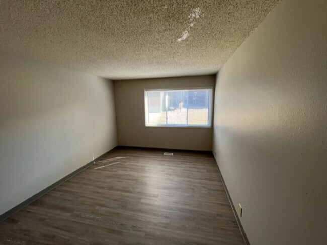 Building Photo - Multi-family Apartment Community