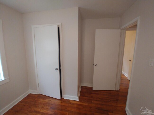 Building Photo - 203 Brigadier St