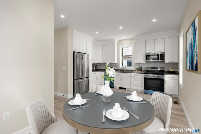 Building Photo - 10 Highland Pl