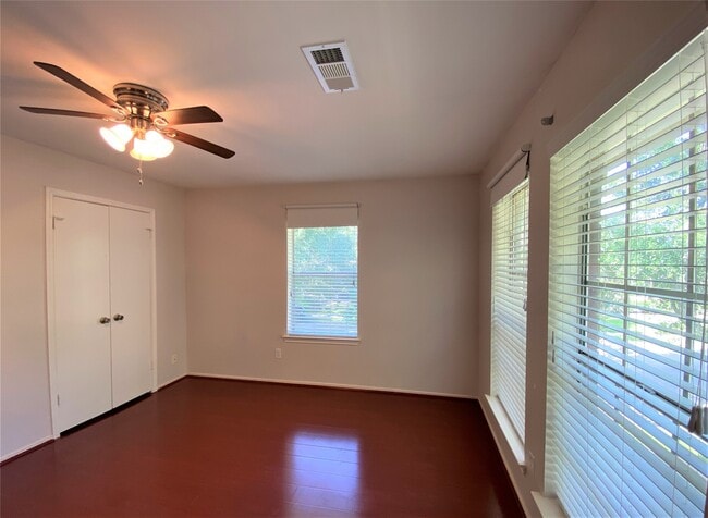 Building Photo - 2339 Bent River Dr