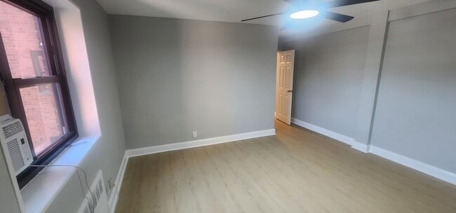 Building Photo - 208 Anderson St