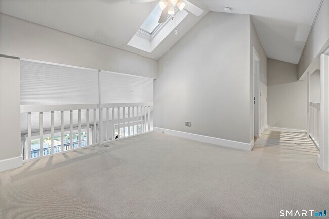 Building Photo - 1 Island Dr