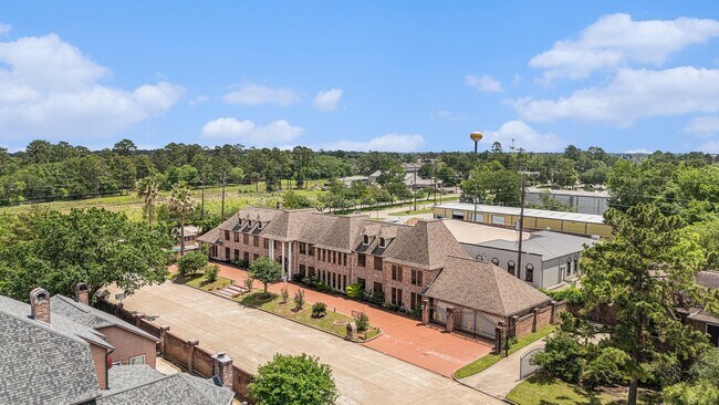 Building Photo - 7415 Naremore Dr