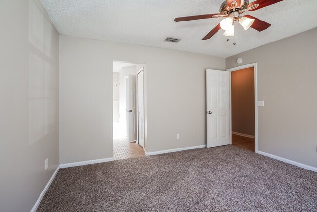 Building Photo - 1821 Sheraton Lakes Cir