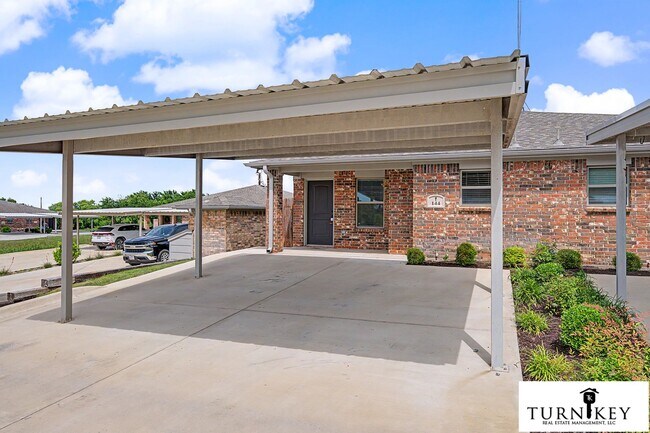 Building Photo - 158-160 Crossbow Ct