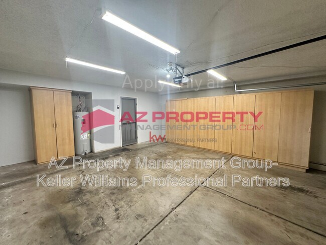 Building Photo - 4770 W New World Dr
