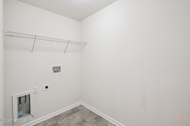 Building Photo - 633 Seville Pkwy