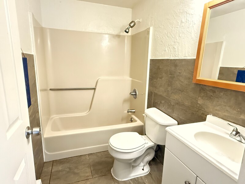 Building Photo - 42 Jersey Ave