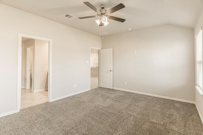 Building Photo - 7558 Highland Chase Dr