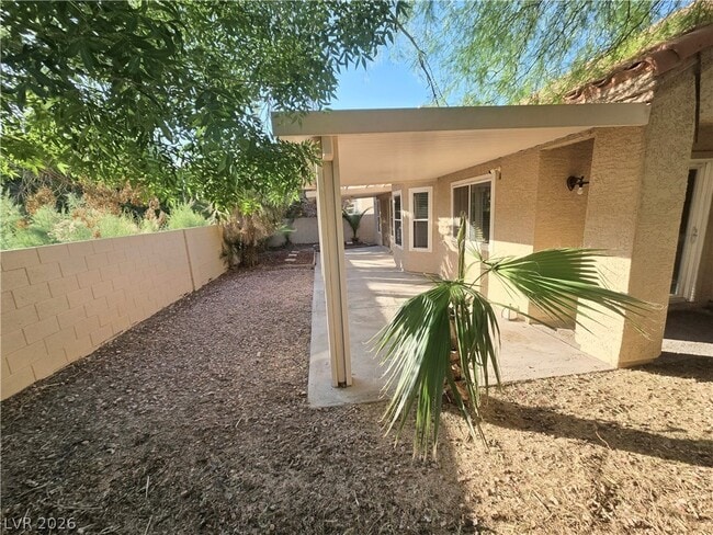 Building Photo - 437 Mayan Dr