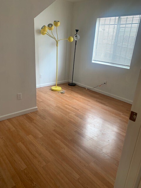 Room #2 - 1233 MacArthur Blvd