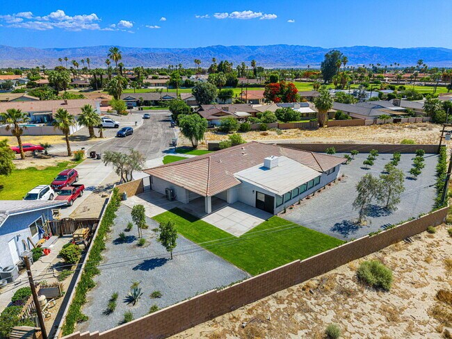 Building Photo - 79869 Hummingbird Ln