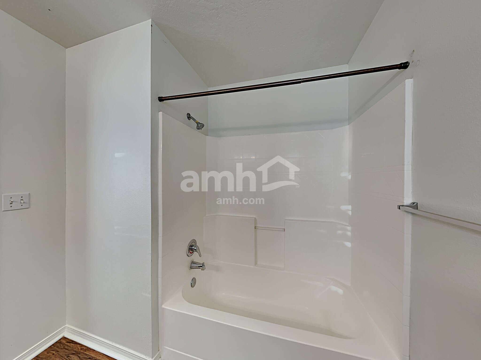 Building Photo - 2513 E Cinnamon Ln