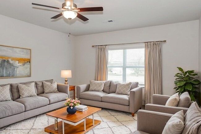 Building Photo - 189 Cherry Laurel Dr