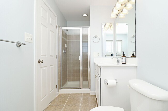 Building Photo - Spacious Pantops Townhome – Convenient, Pet-Friendly Living