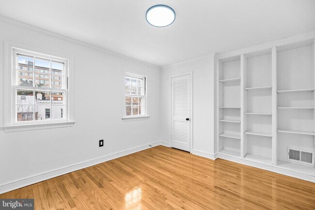 Building Photo - 2420 I St NW