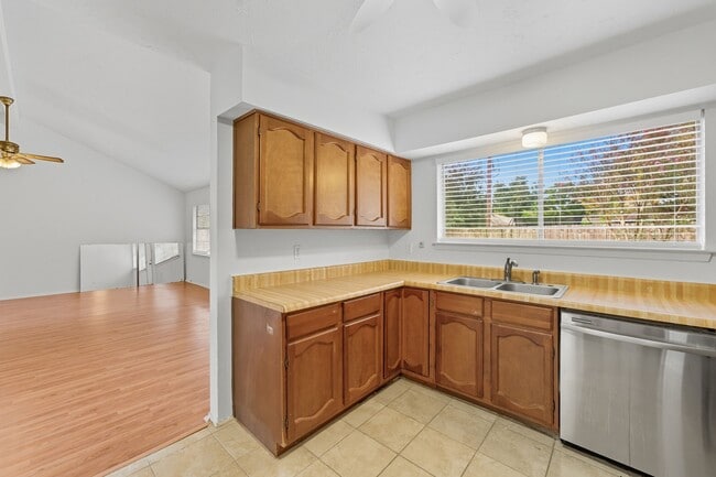 Building Photo - 19819 Lions Gate Ct