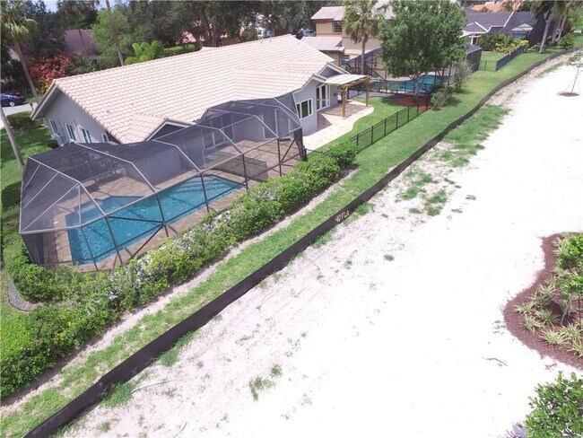 Building Photo - 2748 Oak Tree Ln