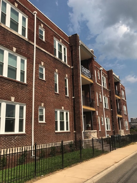 Building Photo - 606 N Roan St